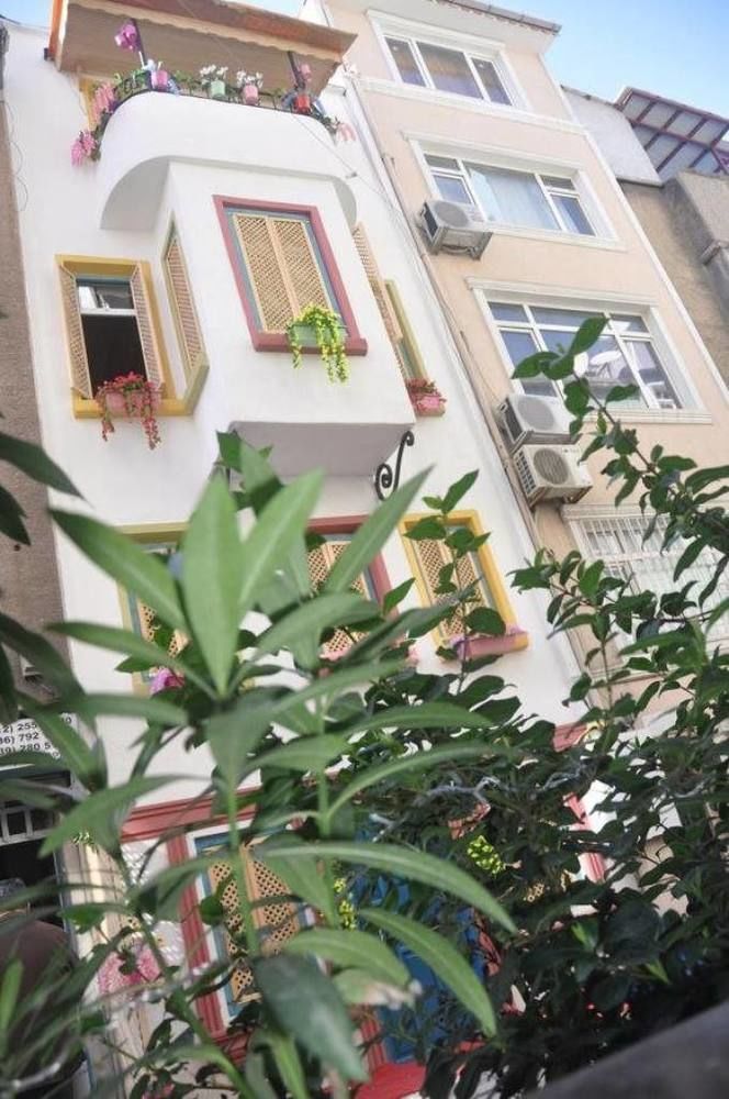 Begonia Hotel 3*