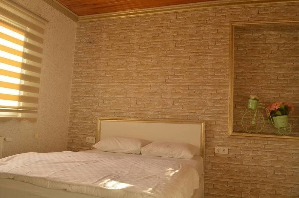 Begonia Hotel 3*