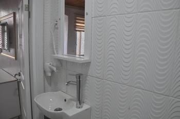 Begonia Hotel